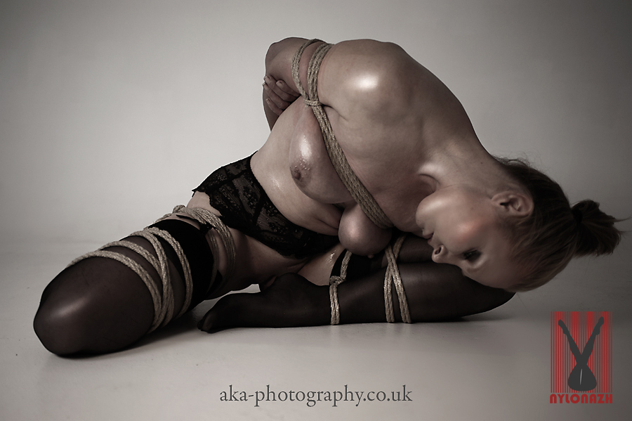 nylonazh's tweet photo. #bondage
#Pantyhose 
#slave https://t.co/A4hAtIlTvl