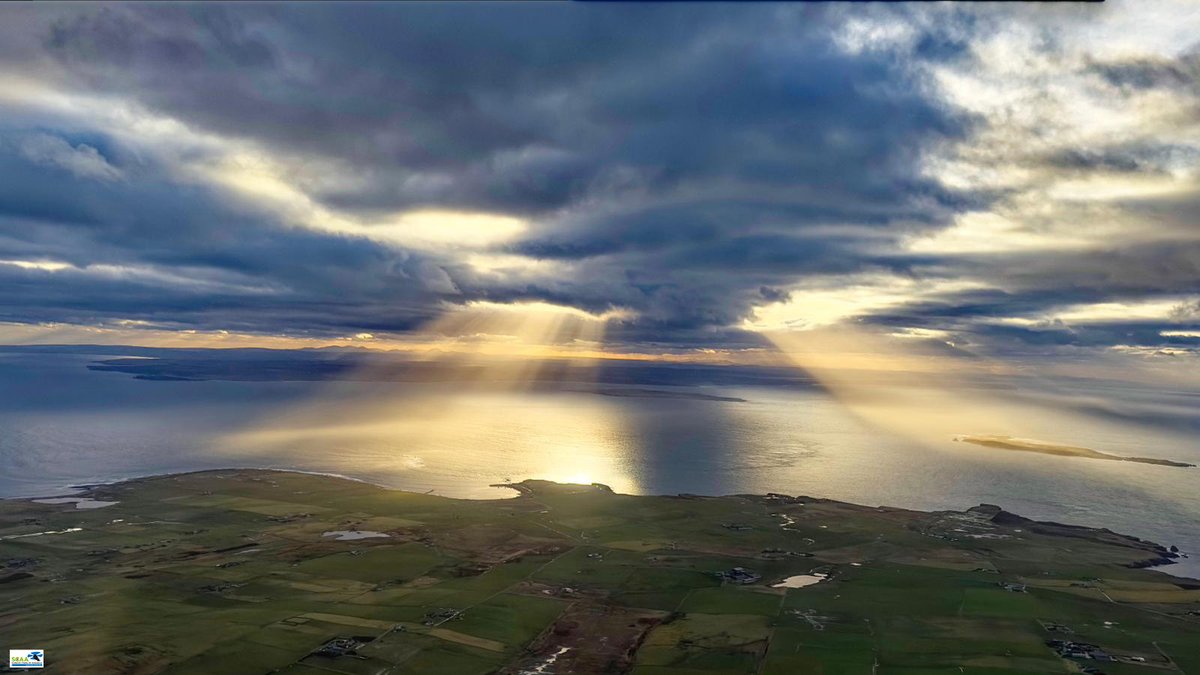 ScotAirAmb's tweet photo. Do you know which part of Scotland we're looking at in today's stunning #ViewFromTheCrew photo?

#Scotland #AirAmbulance #Helicopter #Photography https://t.co/7MtBiLfK6a