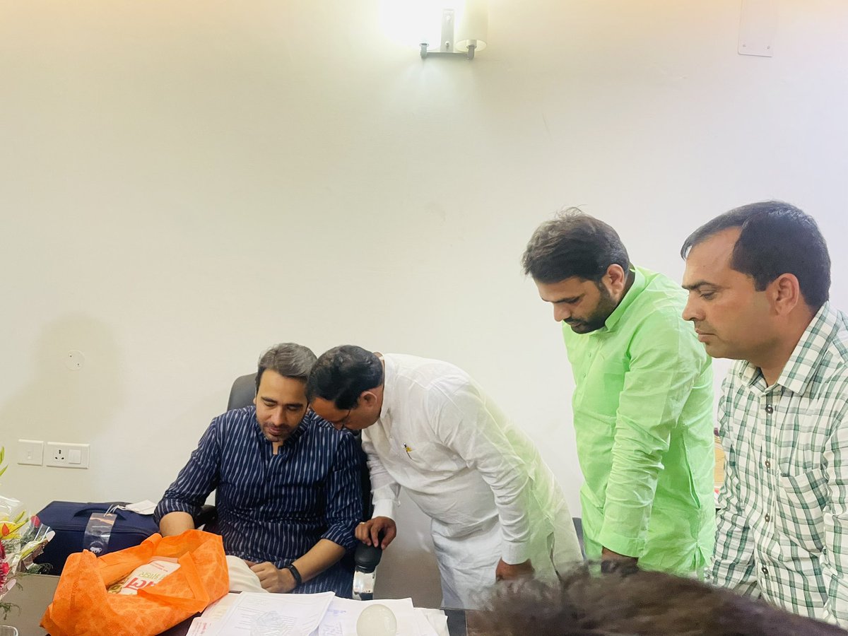 अमित ठेनुआँ tweet media