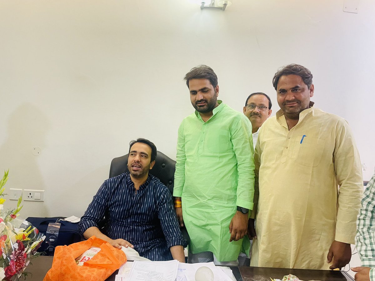 अमित ठेनुआँ tweet media