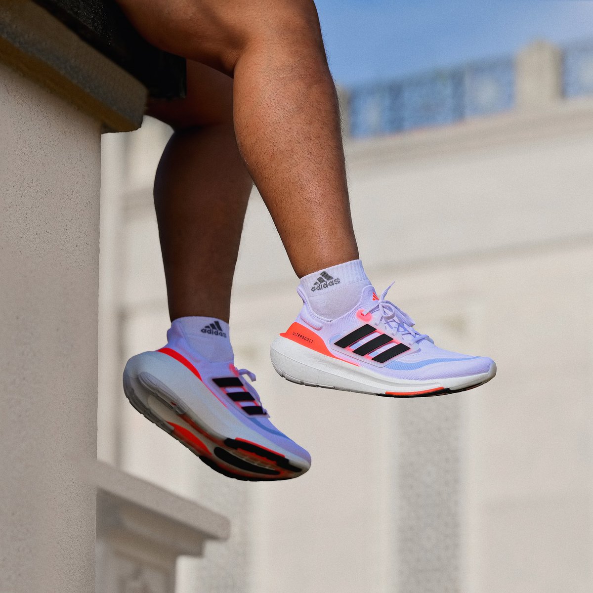 atanholiday's tweet photo. ingatkan Ultraboost baru ni je dah ringan, atan pun dah ringan jugak rupanya😳

kasut Ultraboost paling ringan dah release boleh dptkan di :
Check out @adidasmy 

#adidasMY #UltraBoostLight #adidasMY https://t.co/oZQjx7oIpH
