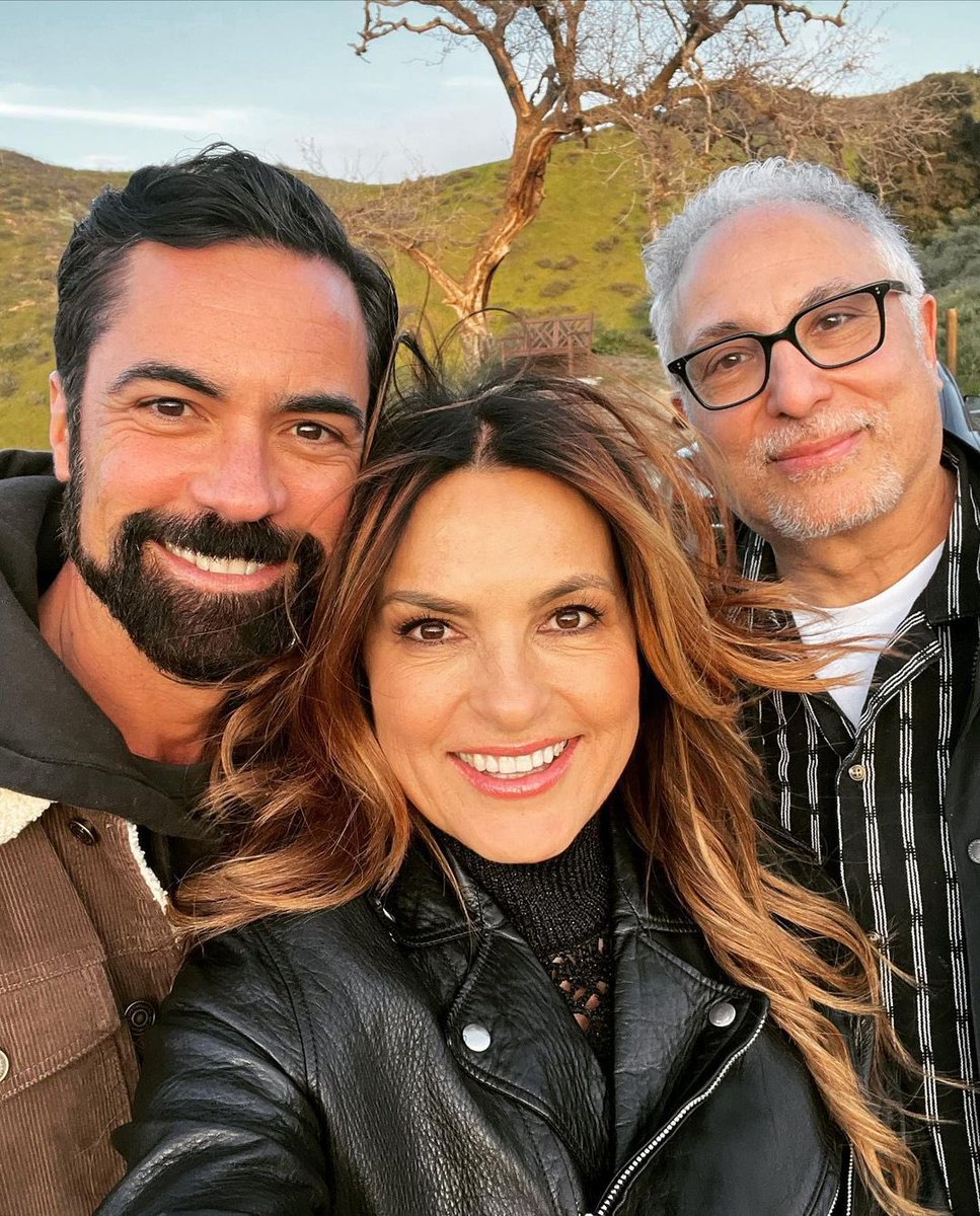 oliviasmariska's tweet photo. "#TBT or #FBF to a couple weeks ago when I was in LA for Ice T Star on #HollywoodWalkOfFame SVU producing director Norberto Barba and I went to visit our beloved Danny Pino on the set of Mayans where he was directing 💥"

📸 Mariska https://t.co/KoIZTKyxiS