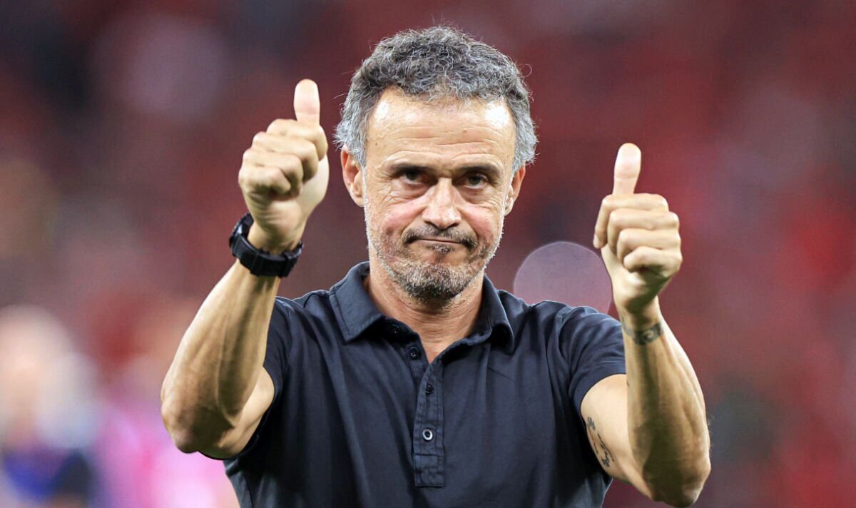 ChelseaScoops's tweet photo. 🚨 Chelsea are ready to offer Luis Enrique a 3-year deal worth $12 million a season, as per AS. https://t.co/naII9j9tpf