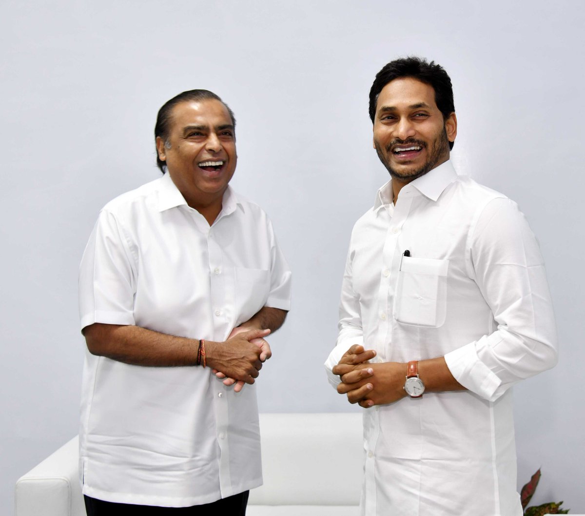 Taruna Taurani (@tarunataurani) on Twitter photo Abundance meets prosperity...Summit begins...#Vizag
@APGlobalinvestors #APsummit2023
@CMJaganmohanreddy <a href="/mukeshambani/">MukeshAmbani</a> #delegates Abundance meets prosperity...Summit begins...#Vizag
@APGlobalinvestors #APsummit2023
@CMJaganmohanreddy <a href="/mukeshambani/">MukeshAmbani</a> #delegates