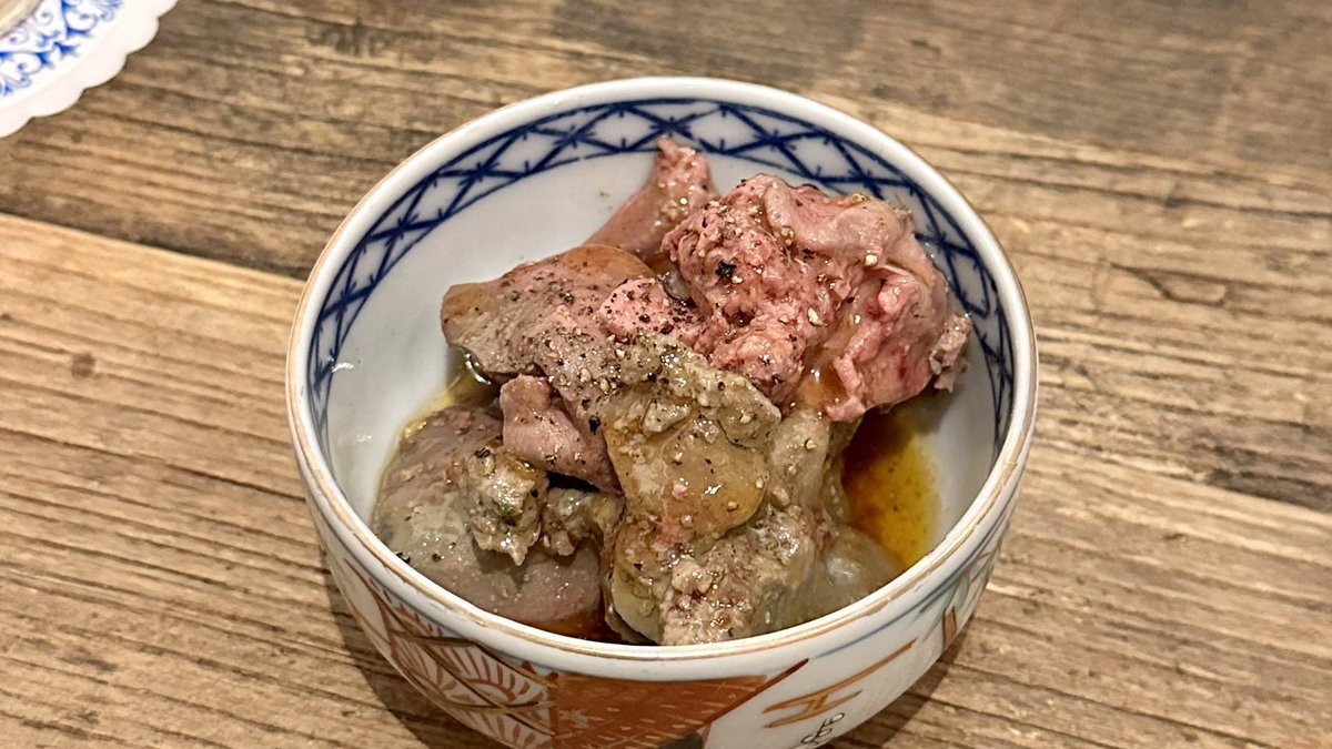 ptyala_'s tweet photo. 📍半蔵門•麹町 / イイジカン

𖦹 こんなお店の常連になりたい。飲める喫茶店☕︎
𖦹名物「ウマイソーセージ」は、ほんまにデカ���ぎるし、ビールとめっちゃ合う。最高。
𖦹 ランチからカフェもちょ～人気。並ぶのは覚悟必要。 https://t.co/Dh3JKusByM
