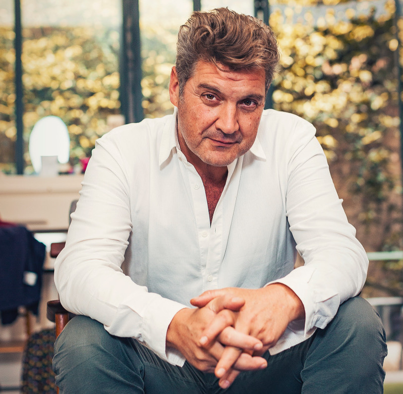 ecomnews_agenda's tweet photo. 🎬 #Montpellier : Thomas Bidegain (@CodyJarrett) animera une masterclass sur le métier de scénariste lors de la soirée de clôture de la 1ère session de Compagnonnage de la 
@CiteScenaristes. Rendez-vous le Jeudi 9 Mars dès 17h30 à la 
@Cite_eco_occ. 
@Occitanie @ADOCC_ https://t.co/3eWM0FSek4