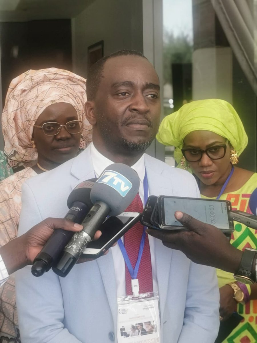 programme_pass's tweet photo. Face à la #presse : Fin de la première journée de la #JIFM- 2023 
Jean-Victor Ayité, DG du @programme_pass  et Rokhaya Badiane M’Baye, cheffe de la cellule genre @acmusenegal se prononcent sur les #enjeux de cette 4ème édition.

Merci à la #FNMF, le #RES, la #MGEN, l’#AIM https://t.co/TmJByJKOle