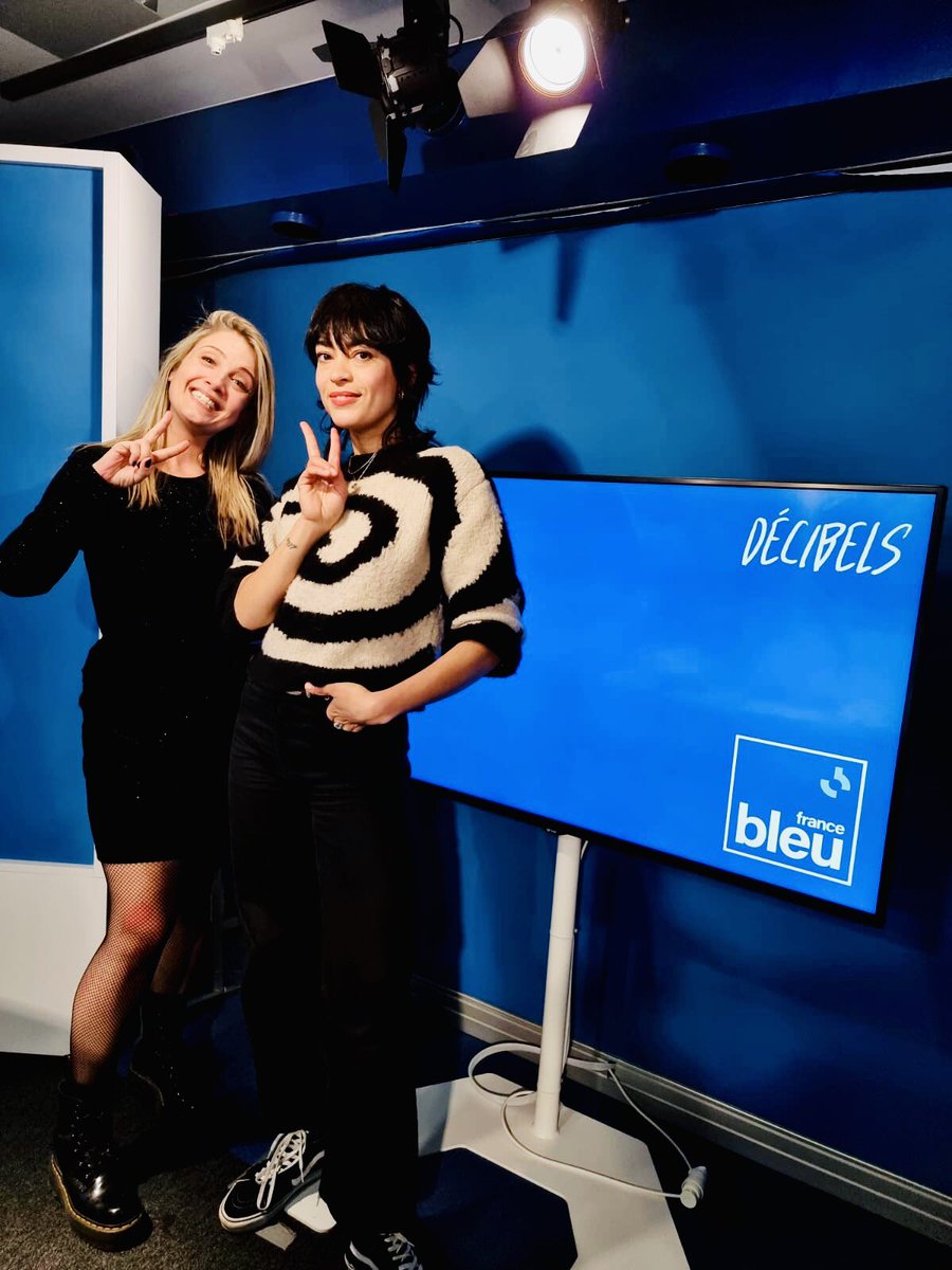 EmilieRadioFr's tweet photo. Merci #JuliaJeanBaptiste d’être passée par le studio de #DécibelsFB @francebleu pour son beau premier album « Cinérama » 💙 Concerts à Lyon jeudi 9/3 et Paris le 16/3 🎶
Réécoute / podcast: https://t.co/lDkthmmj5Z https://t.co/CvRuubhxSK
