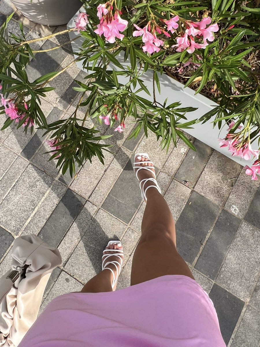 modressmode's tweet photo. RÉASSORT — Pour le plus grand plaisir de vos pieds, nos magnifiques sandales portées par la sublime @veroniquebrooks sont de retour 💓

#sandales #nouvellecollection #modressmode #femme #mode #chaussures #style #inspiration #heels 

Réf : 4974 - 29,90€ https://t.co/AI4h3KhYKu