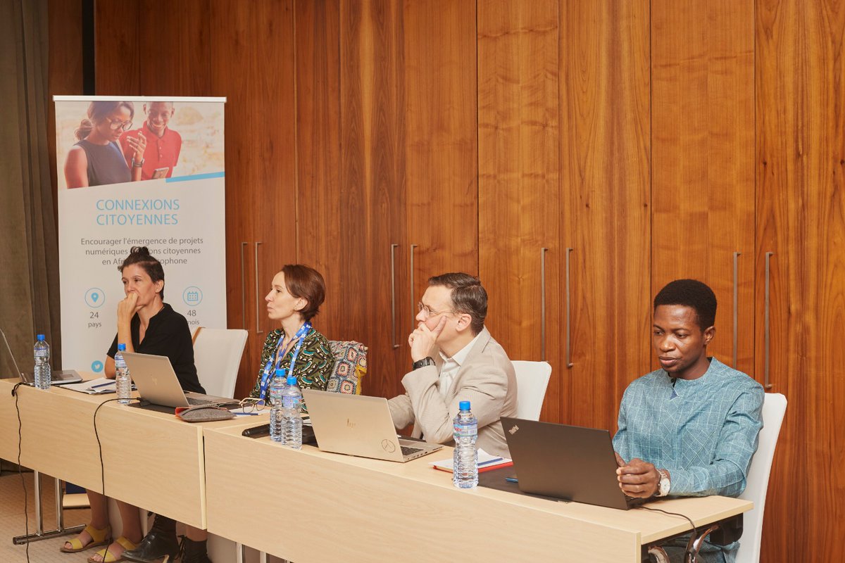 LeadElles's tweet image. techniques pour décrocher des partenaires, c'est officiel ! Lead'Elles vient d'obtenir une bourse d'amorçage du programme connexion citoyenne de CFI médias.  

#LeadElles se présente comme une solution qui visent à inciter, inviter et initier les #filles   et  #femmes   à la