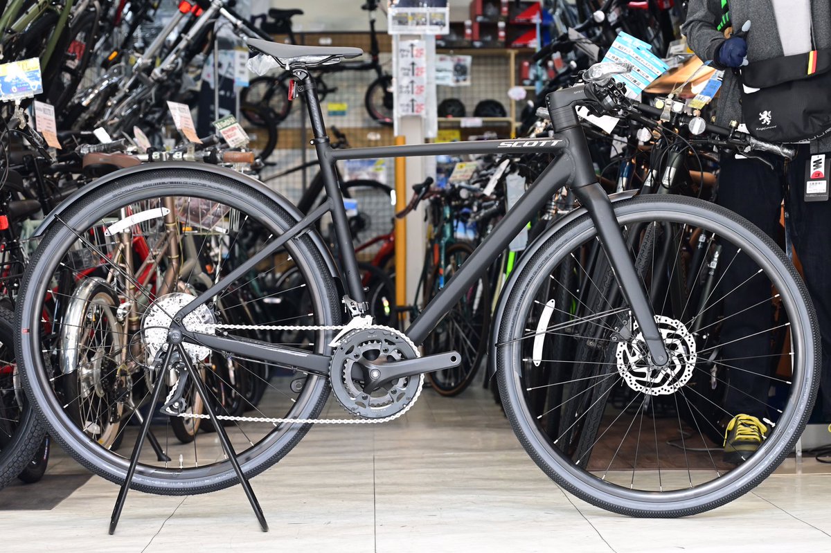 SeocycleSamezu's tweet photo. フラットバーグラベル・フルフェンダー・ワイヤー内装ステムと色々と印象的なモデル SCOTT METRIX30EQ Sサイズが入荷です。
1台で何役もこなせるマルチに遊べる1台です。
#SCOTT #スコット #グラベル #フラットバー https://t.co/c7Vj9N2YLf