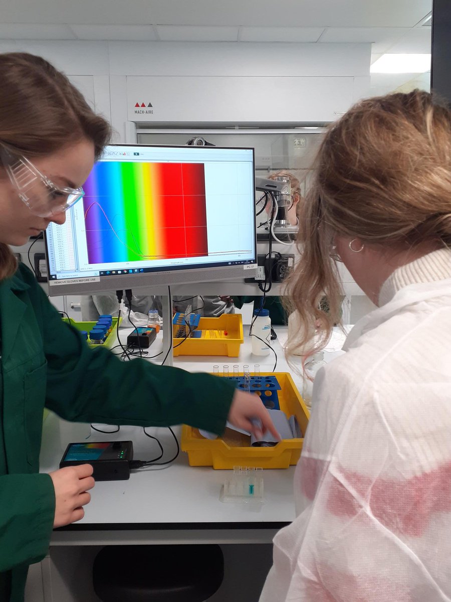pentrescience's tweet photo. Thank you @SwanseaUni for a great opportunity for our Year 9 aspiring Scientists! https://t.co/MXDx7MtFB1