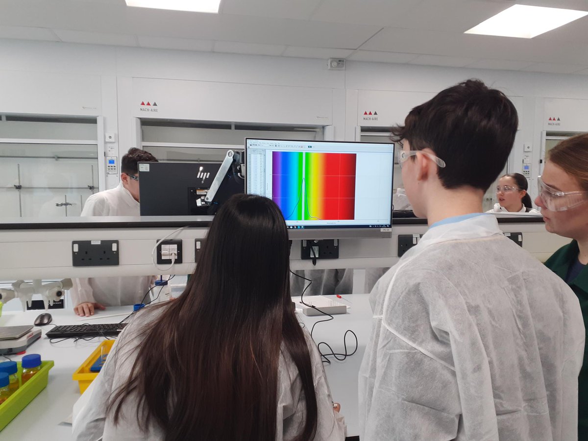 pentrescience's tweet photo. Thank you @SwanseaUni for a great opportunity for our Year 9 aspiring Scientists! https://t.co/MXDx7MtFB1