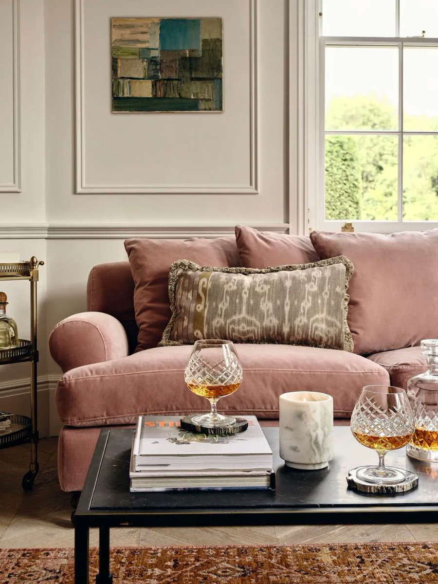 Clement_Browne's tweet image. Spring brings with it such an uplifting and delightful palette of colours that truly enhance any home and create a refreshing feeling after the long winter. Delicate pinks, light blues, pale yellows, and soft greens are all wonderful choices.

#springinterior #springhome
