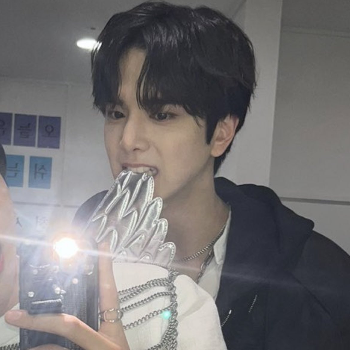 be1uvhn's tweet photo. 영훈이 이제 강아지인 거 안 숨기네.. https://t.co/iYAs8hMTRe