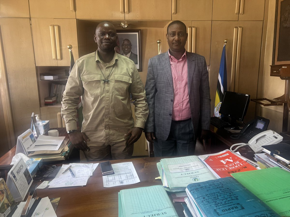Israel_Adam_'s tweet photo. A courtesy call to Director General NEMA -Mamo B Mamo .On the establishment of Green Army ,a group of young men and women to sustain the 15 Billion Trees the effort will not only green Kenya but offer employment to the youth -@HonTuya @NemaKenya @MargaretKiogora @YEDNetworkKe https://t.co/b1Trv7Sdg0