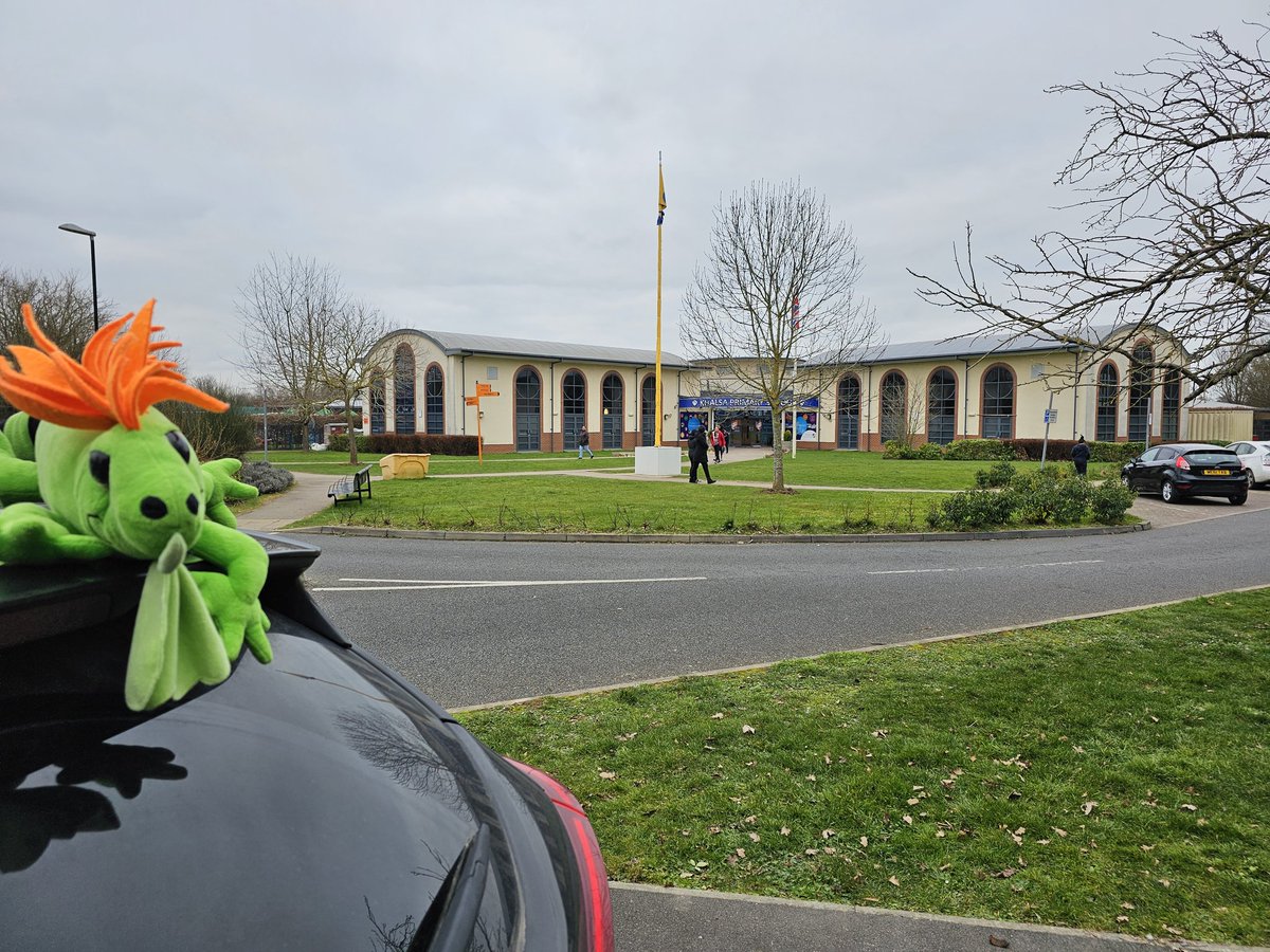 Final school is Khalsa Primary in Slough (my kinda town...) #WorldBookDay2023 #lifeontheroad