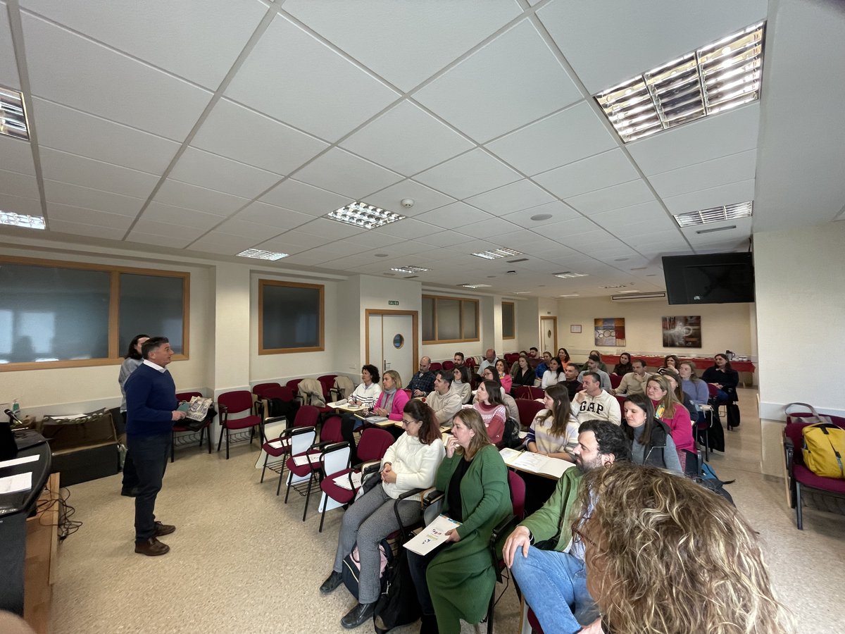 SalesianasEs's tweet photo. Arranca el II Encuentro presencial de coordinadores de Plurilingüismo de @SalesianasEs en el @CESDonBosco. 
#BilingüismoSalesianas #PlurilingüismoSalesianas #Inglés #ContigoTodoEsMejor #EverythingIsBetterWithYou https://t.co/zk11byOYIq