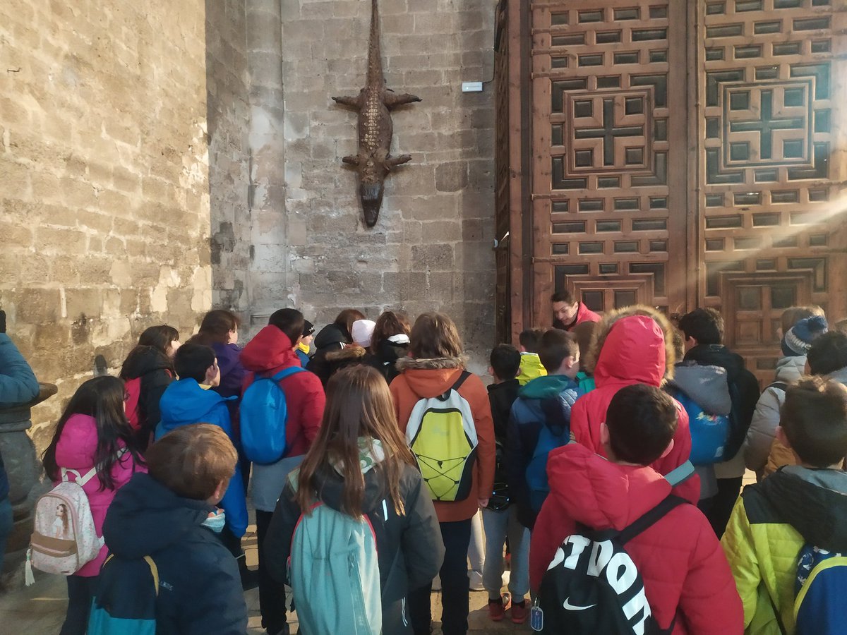 CrieBerlanga's tweet photo. Para terminar la semana free tour por Berlanga conociendo su gran patrimonio artístico y cultural. Enhorabuena a todos los alumnos del   #CeipFilibertovillalobos #ceipvirgendelacuesta
@cravalvanera 
por aprender y disfrutar en el @CrieBerlanga https://t.co/BtwiAlS1fx