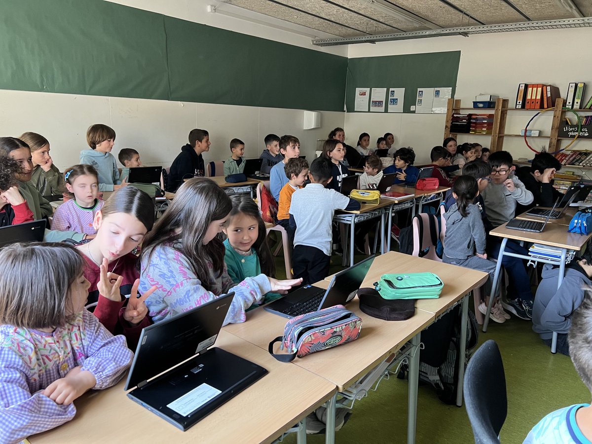 escola_elcorb's tweet photo. Avui els nens i nenes de 6è i d’I5 ens hem reunit i hem fet un kahoot de sumes !! 👏👏👏👏 Fantàstic !! És molt enriquidor fer activitats entre grans i petits !! https://t.co/8uocbgpZ1d