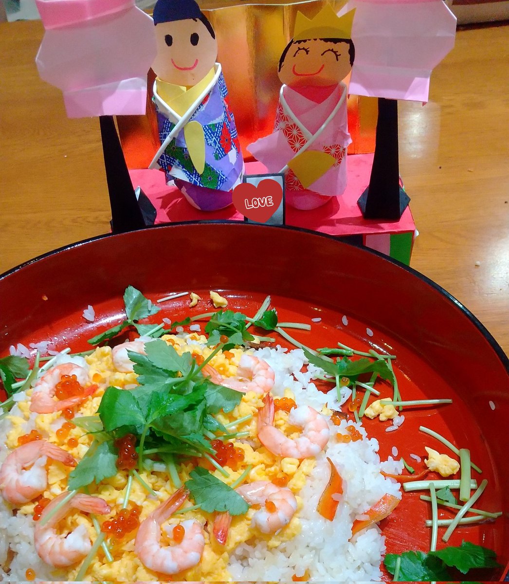 ひな祭り🎎
娘が作った雛人形と
母と娘で作ったちらし寿司でお祝いです🎵
#６歳  #hinadolls #ひな祭り