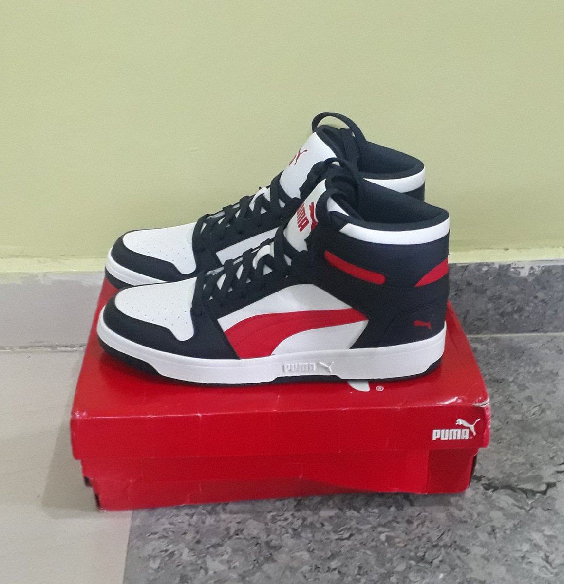 anupam_thunder's tweet photo. @RockWithboAt These beautiful sneakers ๐๐
#FlexWithboAt https://t.co/SFOXBJxg3b