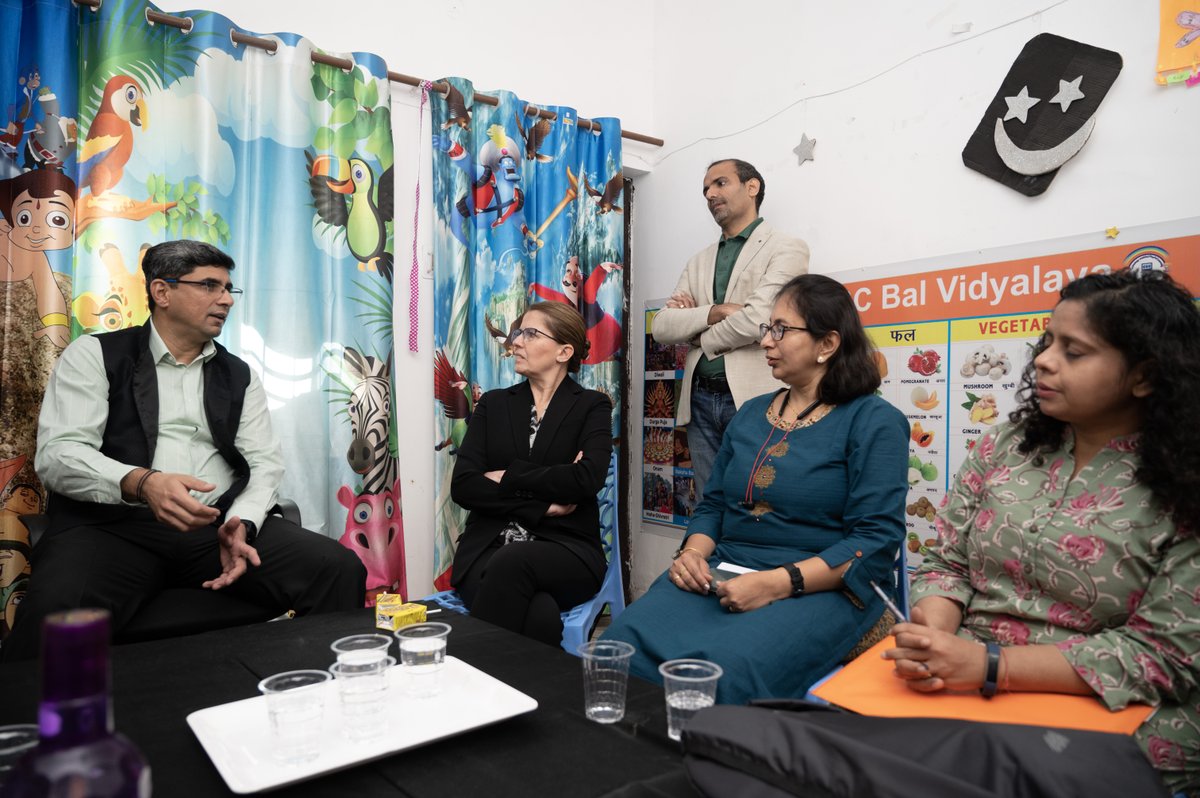 KyndrylIndia's tweet photo. We're honoured to nurture self-help groups to become champions of #AtmaNirbharBharatAbhiyan. 

Today @Kyndryl's Kris Lovejoy, Global Practice Leader for Security &amp; Resiliency, met beneficiaries of the #CyberRakshak program in partnership with @GoI_MeitY https://t.co/tvhvzva1dV https://t.co/pjR8ANCGV8