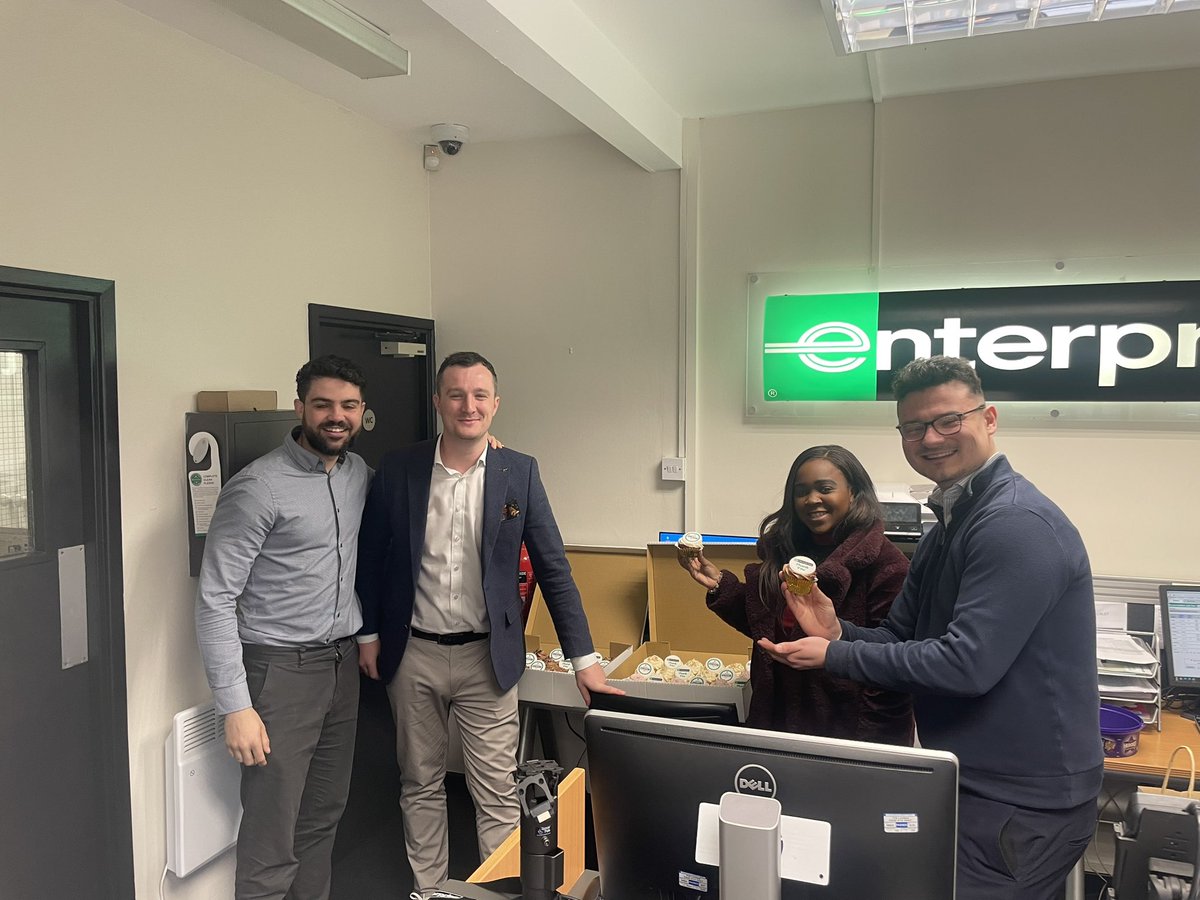 Great start at Kiddiminster U373 - Thank You!! #u3employeeappreciationday #cupcakes <a href="/liam19/">Liam</a> <a href="/MayaSimmsERAC/">Maya</a>