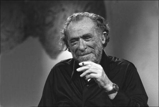 ~
Non è mica la morte che importa,
è la tristezza, è la malinconia.
Lo stupore.
Le poche buone persone che piangono nella notte.
~
Bukowski #StorieDiOrdinariaFollia a #SalaLettura
