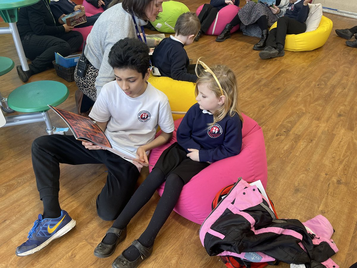 BartonCloughSSC's tweet photo. We had such a lovely time at our SSC reading cafe on Wednesday with @BartonCloughAC 

It was so nice to spend some time reading our favourite books with family members and also some lovely prefects from @BartonCloughY6 

#WorldBookDay2023 @WorldBookDayUK https://t.co/OcN7z7M5bu