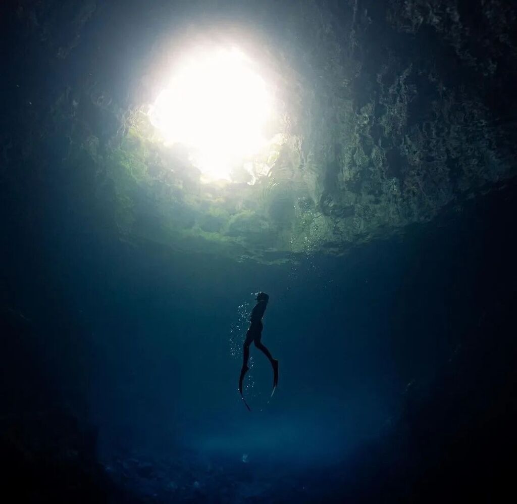 WhenInZim's tweet image. Into the deep....do you dare?
.
.
🎥 @sea_burgs
.
.
📍 Chinhoyi Caves
.
.
#WhenInZim