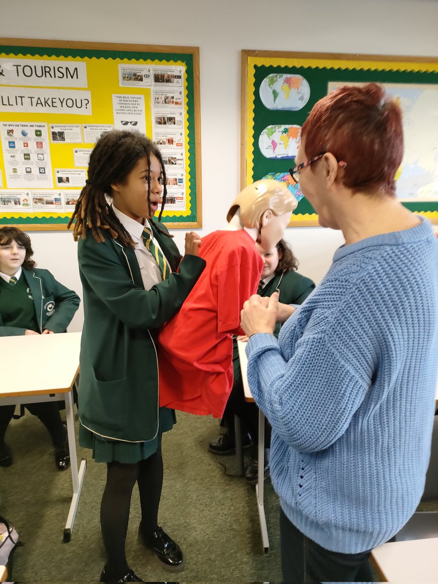 HouseCourage16's tweet photo. 8 Courage were very privileged to receive CPR training by Geraldine from @BritishRedCross #savinglives  @StCeciliasDerry https://t.co/8PtdDeSnOq