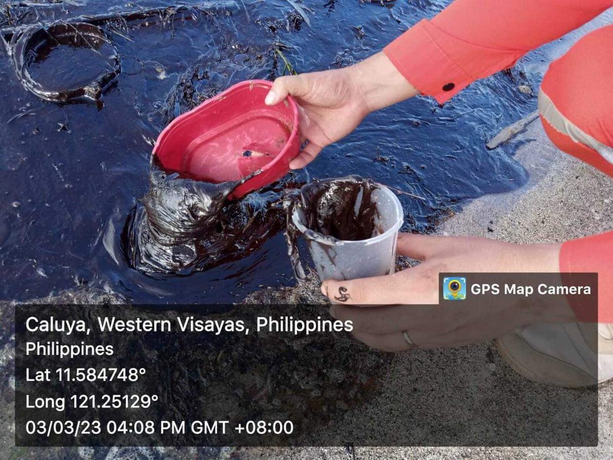 dailyguardianph's tweet photo. WATCH: The Philippine Coast Guard (PCG) in Western Visayas reports an undetermined quantity of oil spotted near Semirara Island in Caluya, Antique.
PCG-6 said it is holding an emergency meeting to prepare its response to the unknown oil.
π· PCG-6 https://t.co/lXUvAjhxUO