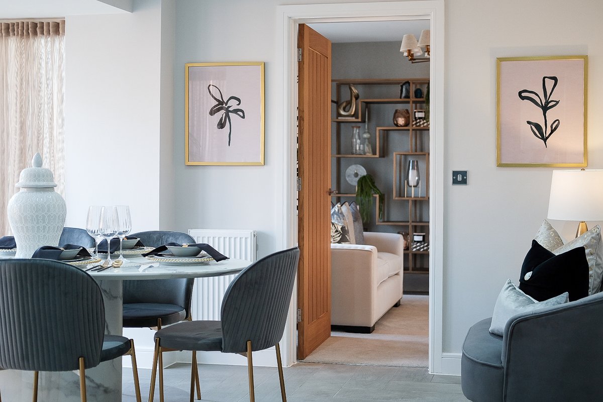 edwardthomasint's tweet image. For the final day of @newdashhomes we’re sharing some of our favourite showhomes as inspiration for how amazing your new home can look! #NewHomesWeek #MakeYourMove #luxuryinteriors #bespokefurniture #handmade #newbuildjourney #interiorinspo #HBF