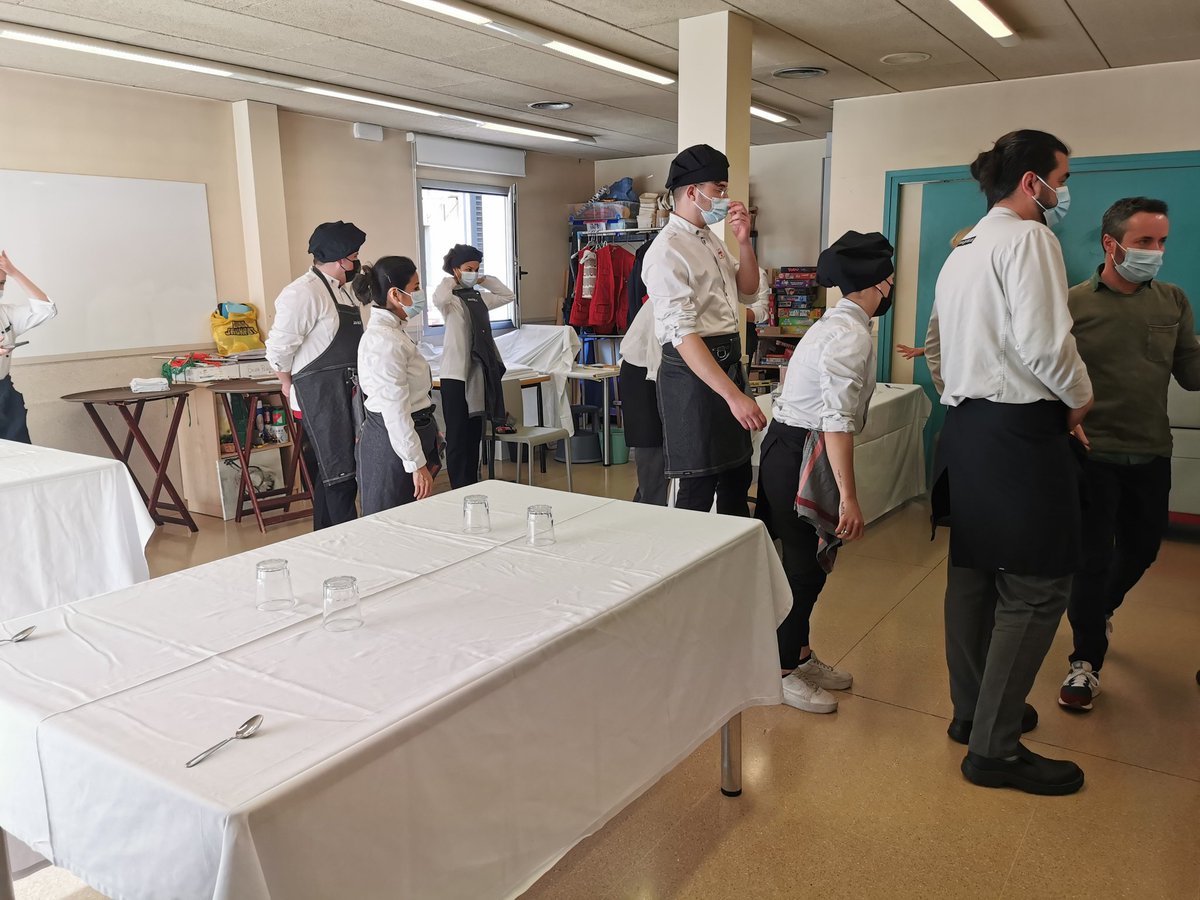 Joviat Hoteleria (@joviathoteleria) on Twitter photo Preparant el pase de la prova de validació del projecte NutriAlth3D <a href="/althaiamanresa/">Fundació Althaia</a> al centre de disminuïts físics de Manresa amb SDCU1 Preparant el pase de la prova de validació del projecte NutriAlth3D <a href="/althaiamanresa/">Fundació Althaia</a> al centre de disminuïts físics de Manresa amb SDCU1