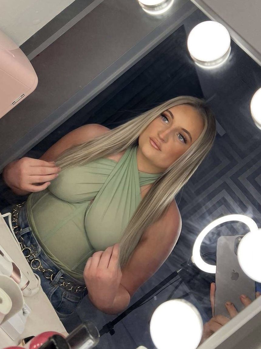 Sarah (@sarahmaloneyxx) on Twitter photo 