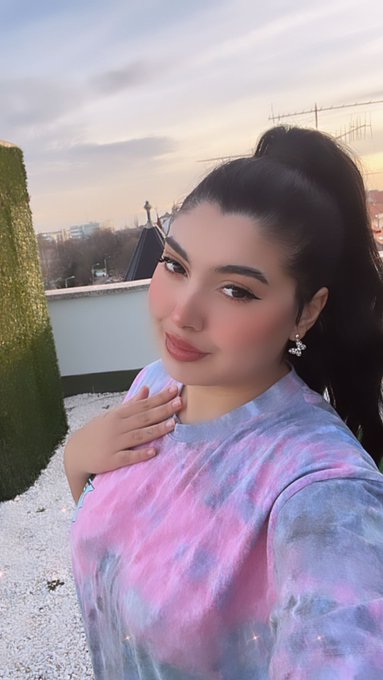 POV: Ne futem si in timp ce ma saruti iti gasesti in gura un fir de par d-al meu, ce faci?  A: Il scoti