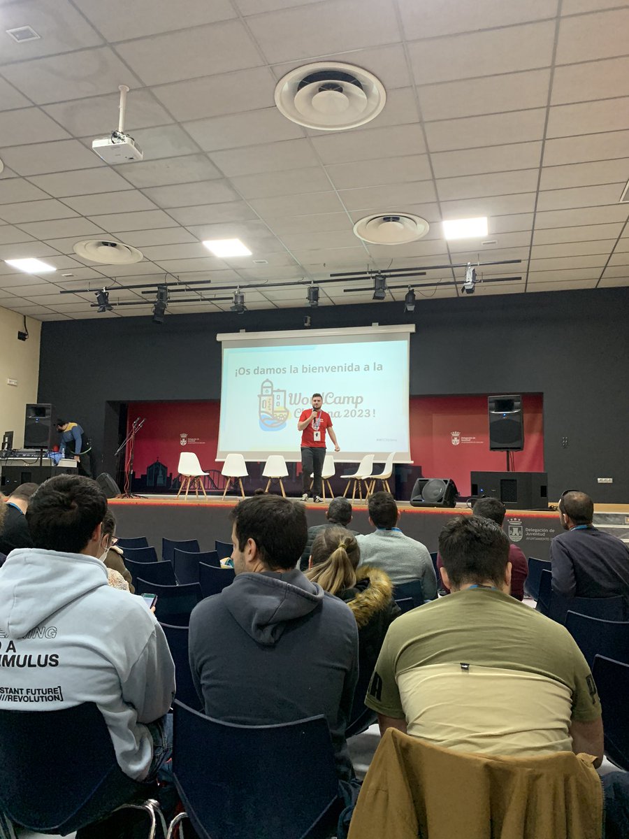 Inicia el #contributorday en #WCChiclana de la mano de <a href="/VictorsaenzTM/">Víctor Sáenz</a>