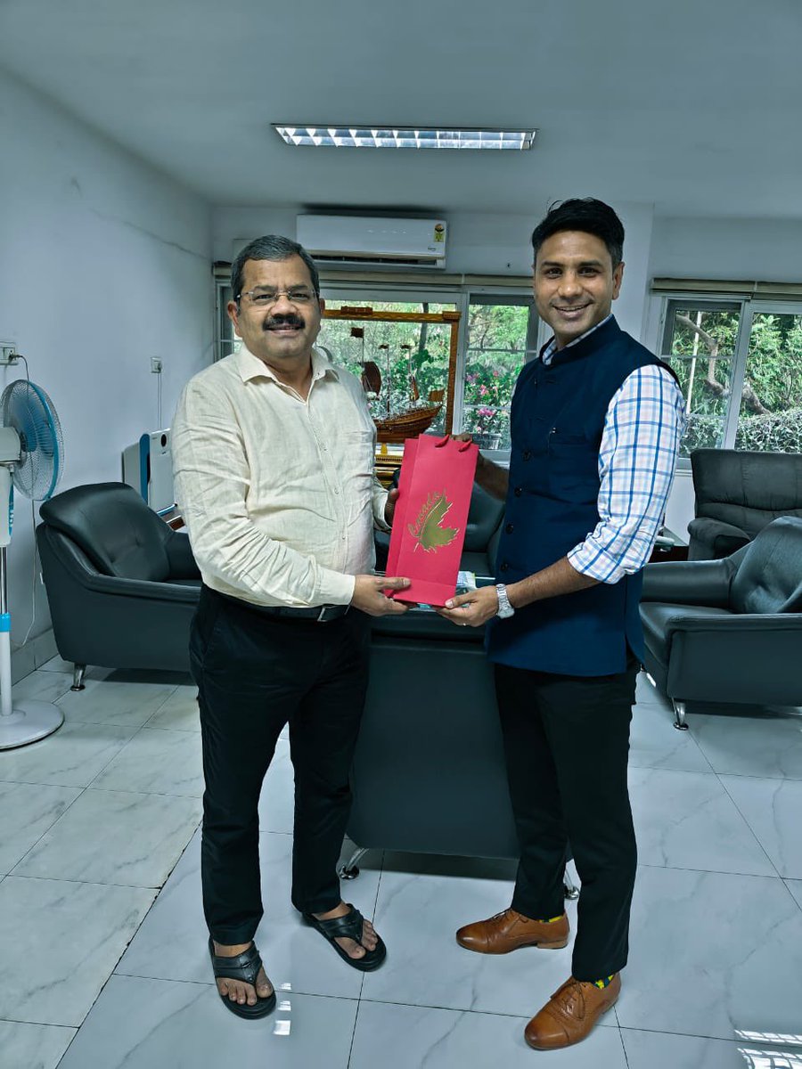 DYK, Port of Visakhapatnam is one of the 12 major ports of 🇮🇳. 

Had a fantastic meeting with Shri K Rama Mohana Rao, IAS
Chairman, Visakhapatnam Port Authority discussing potential collaboration opportunities with Major Ports from 🇨🇦.

<a href="/J_KayCDN/">Jennifer Kay</a> <a href="/MeetaliKashyap/">Meetali Kashyap 🇨🇦🇮🇪</a> 
<a href="/TradeTeamIndia/">TCS in India</a>