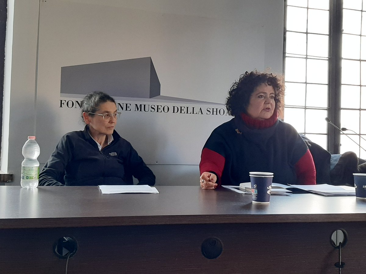 Acli_nazionali's tweet photo. La visita al Museo della #Shoah con Evelina Meghnagi, cantante, autrice di melodie e attrice, e con  Anna Segre, psicoterapeuta, poeta e scrittrice, per fare #memoria e diffondere la cultura della #pace 
 #unagiornataparticolare https://t.co/UTYivOZBJo