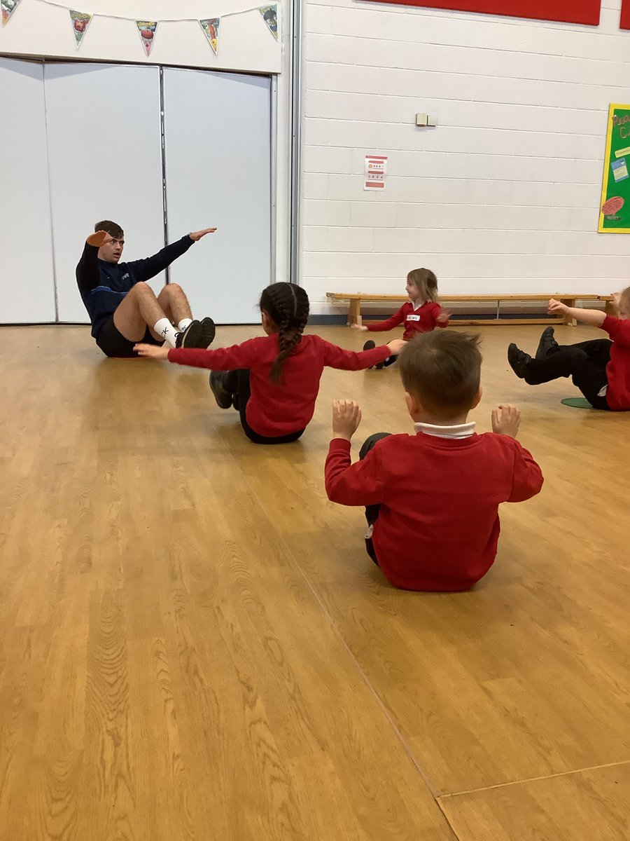 FS2Underthesea's tweet photo. We are really enjoying moving our bodies in different ways! https://t.co/7usjaeQeG7