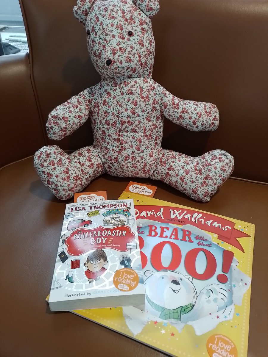 CentreSullivan's tweet photo. All the children received a book and bookmark @HullHospitals yesterday to celebrate @WorldBookDayUK massive thank you to @ReadforGoodUK for making this possible. #Gettingcomfy #loveagoodbook https://t.co/nu4oBL8moA