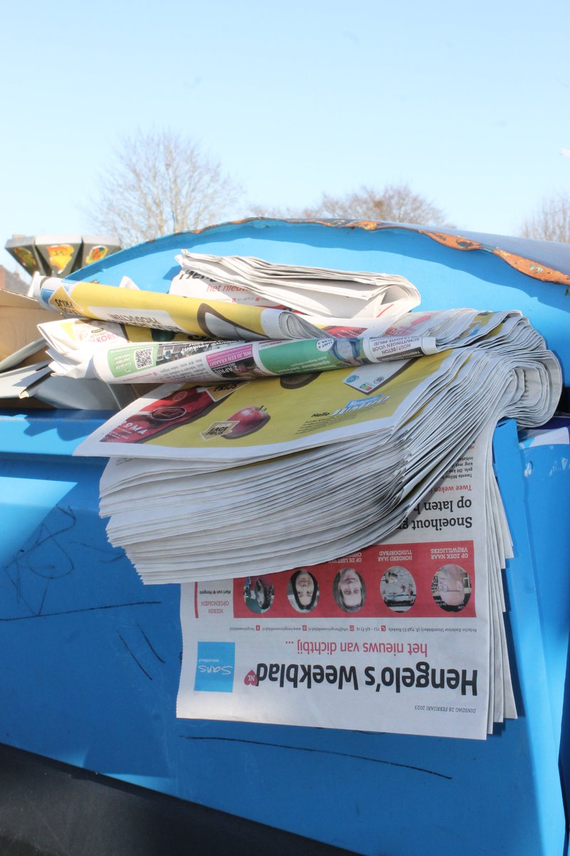 JiscaDijk's tweet photo. #HengelosWeekblad #Folderverspreiding @gemeentehengelo #Afvalcontainer #OudPapier
#Diftar #diefstal
😲Van afhaalpunt naar papiercontainer:
makkelijk verdienen of diefstal?
Voor de wijkbewoners geen informatie van de gemeente 😡 https://t.co/49NUY2LjZp