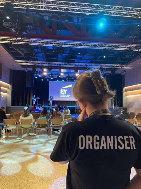 Lucy Bell tweet media