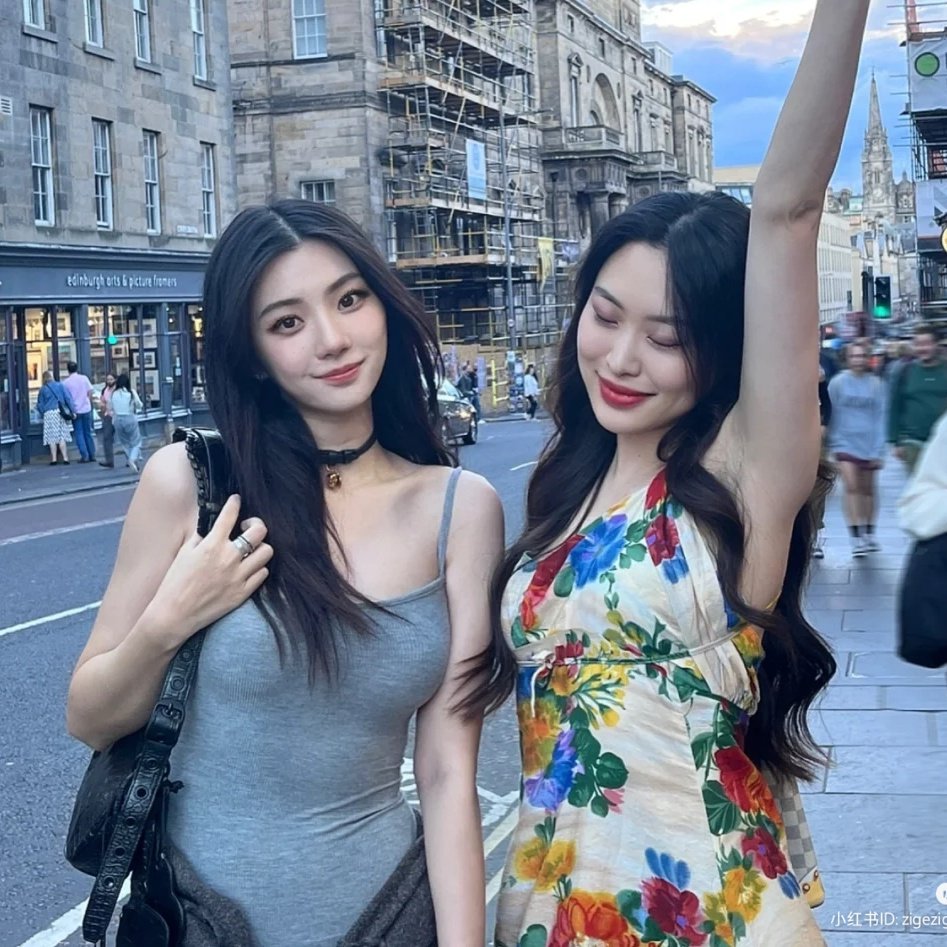 Desember 12, 2022. Study Abroad Diary hot summer nights/mid-July. I love the Edinburgh Festival! Everyone has a free and lovely soul. I made an appointment for dinner with my doctoral senior sister~ Realized the summer hot girl post.