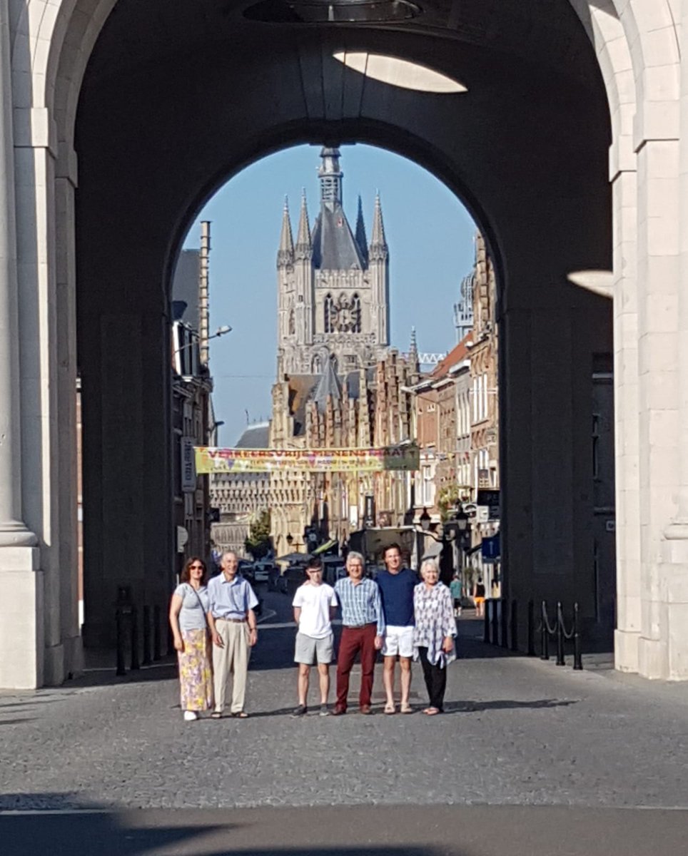 flndrsfootsteps's tweet image. Off to #Ypres with a group of Salient Virgins in May. Can you #WW1 #FWW Twitterstorians recommend any (affordable) single-volume books that cover the fighting in The Salient? TVM in advance.