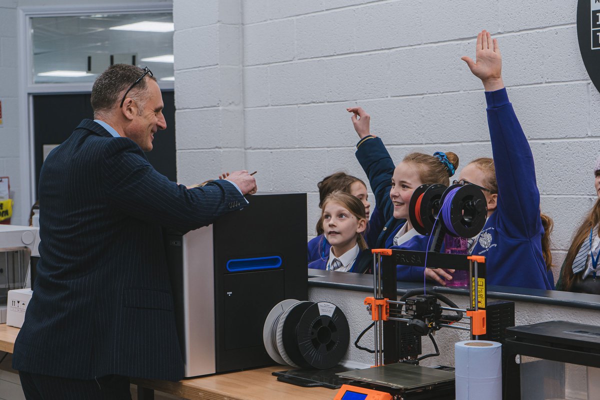 YeovilCollege's tweet image. Recently, we welcomed 30 children from Hinton St George Primary School, Year 4 &amp;amp; 5 to Yeovil College to support the national agenda of inspiring the next generation of young engineers and scientists. 

#ChangingLives #STEM #WEIoT