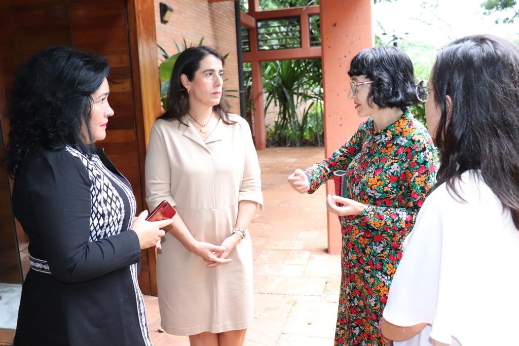 Sofiaemontiel's tweet photo. Gracias Embajadora del Reino de #España en #Paraguay, #CarmenCastiella, por la invitación al encuentro y la buena noticia anunciada de Paraguay como país invitado en el Festival Internacional de cine de Málaga, España.
@EmbEspParaguay https://t.co/5PPELkpEJQ