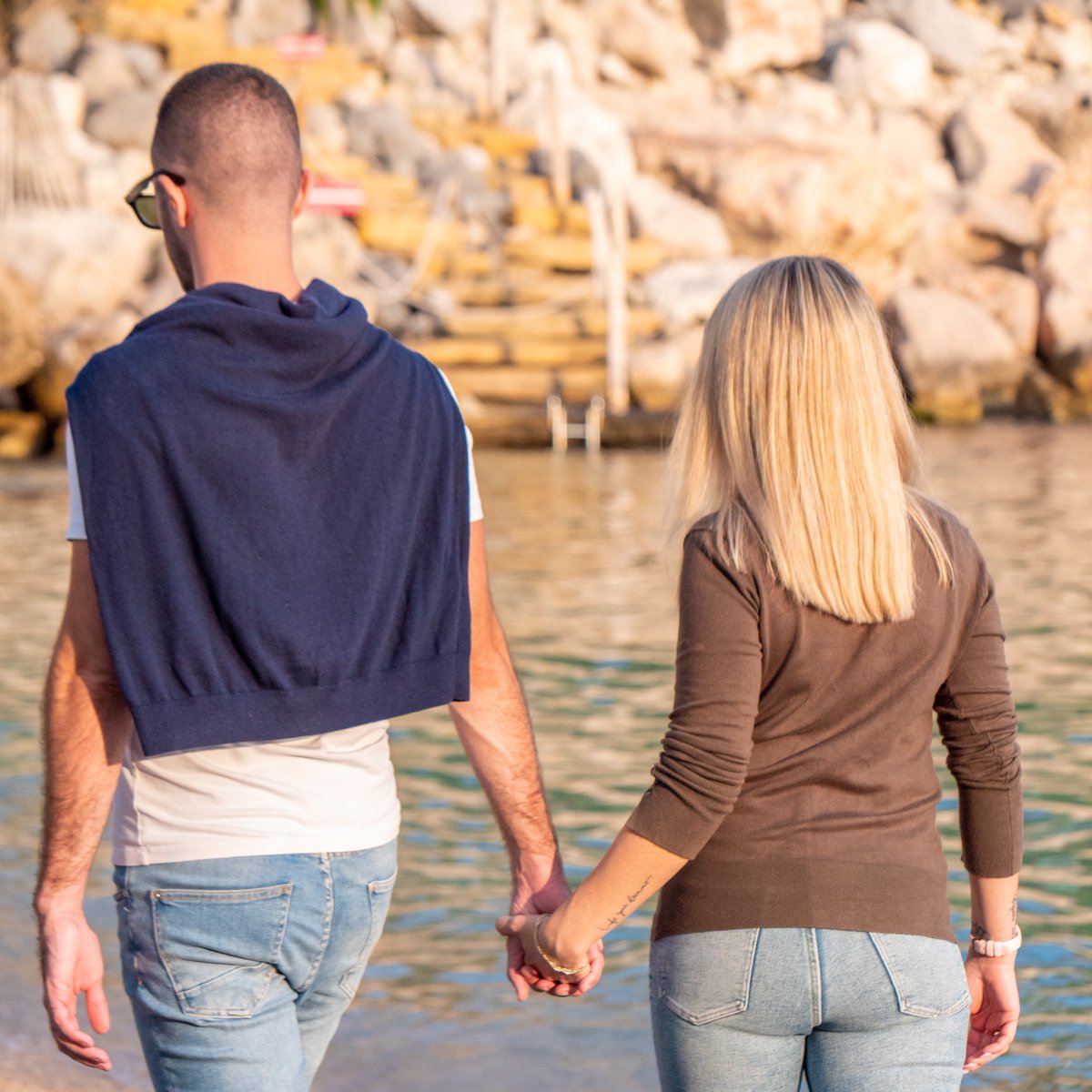 🔆 "love is the food of life, travel is the dessert" 🍭
(Anonymous)
private beach