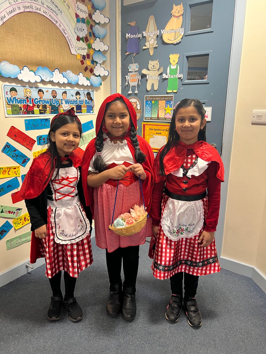 BJ_Year2's tweet photo. Happy #worldbookday from Timor class! We're having a fabulous day talking about our favourite characters and dressing up! Reading is such great fun! 📚  @BenJonsonSchool #WorldBookDay2023 https://t.co/vf3Jaeb64e